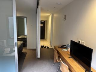 Cozy Room in Albert Park - 4