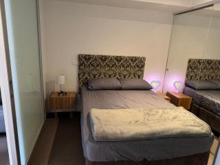 Cozy Room in Albert Park - 1