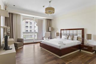 VayK - Stylish 1BR with Secluded Beach Access in Palm Jumeirah - 0