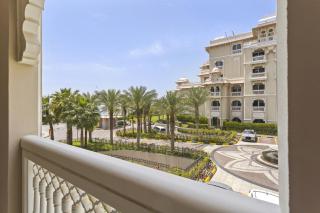 VayK - Stylish 1BR with Secluded Beach Access in Palm Jumeirah - 5