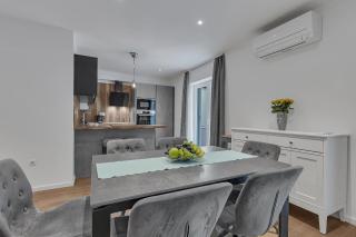 Family Apartment Violet Makarska , City Centar Located - Makarska - 2