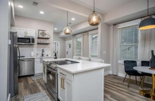 Lee Street Lodge - Minutes from DT - Covington - 3