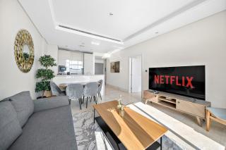 VayK - Luxurious 1BR with Beach Access on Palm Jumeirah - 8