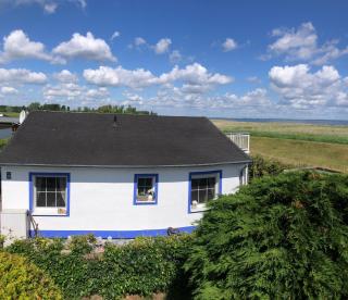 Sonniges Strandhaus mit Wasserblick am Haff mit 2 Schlafzimmern für 4 Pers - 0