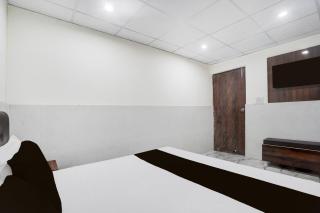 Spot ON Royal Haweli Guest House - Ghaziabad - 2