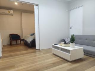 Easy Smart-Modern for short long stay - Jamboree Heights - 0