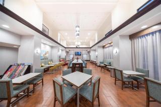 Hampton Inn & Suites by Hilton Seattle/Kent - Kent - 3