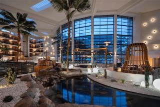 Embassy Suites by Hilton Phoenix Biltmore - Phoenix - 4