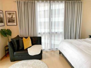 Avant at the Fort King bed Central 5mins to Highstreet BGC - Manila - 6