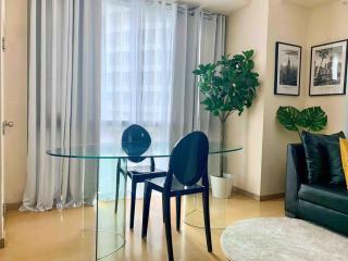 Avant at the Fort King bed Central 5mins to Highstreet BGC - 2