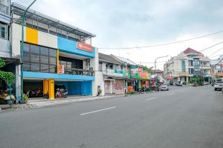 Sans Hotel Mataram Malioboro - Yogyakarta - 9