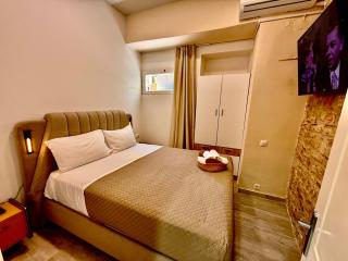 TRAVELLERS CORFU TOWN Luxury Suites, Studios & Apartments - Agios Rokkos - 3