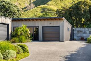 120m to Wainui Beach - Modern Coastal Unit - Gisborne - 0