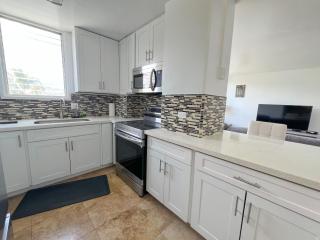 Serene Ala Wai Palms 2-Bedroom apts - Honolulu - 8