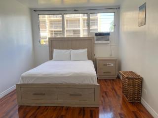 Serene Ala Wai Palms 2-Bedroom apts - 5