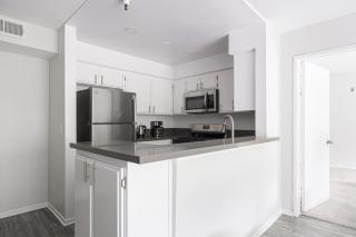 Blueground Sherman Oaks view nr Lake Balboa LAX-1362 - Los Angeles - 4