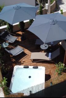 La Vida Apartments - Bar - 9