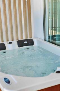 Skipper Beachfront Suites - Hersonissos - 9