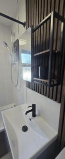 Newland House, Serviced Accommodation - Frodingham - 5