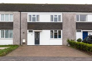 Gatwick Place - 4 bed 2 bath self contained house with private garden - Horley - 6