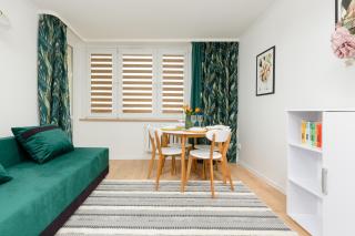 Spacious Apartment close to PGE Stadium in Warsaw by Noclegi Renters - Warsaw - 5