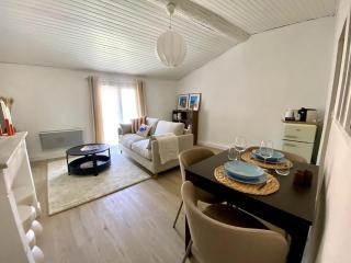 Loft du Mistral Charme Cinéma Allauch - 9