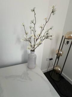 Homely stay Bootle Liverpool - 6