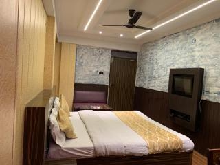 Vitthal Rukmani Hotel - Indore - 1