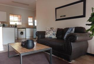 Pioneer Retreat Apartment - Newcastle - 7
