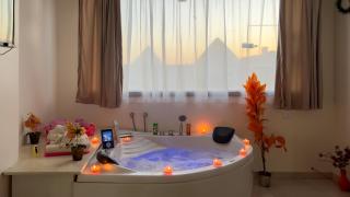 Luxury pyramids jacuzzi view inn - Cairo - 9