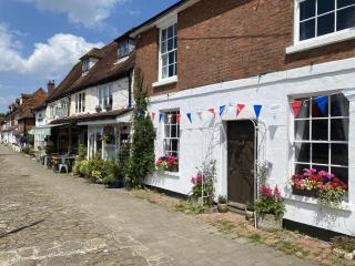 Hearts of Oak by Bloom Stays - Biddenden - 6