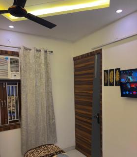 Private Apartment in New Delhi Walking Distance to Metro Station with AC WIFI - Neu-Delhi - 0
