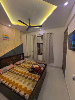 Private Apartment in New Delhi Walking Distance to Metro Station with AC WIFI - Neu-Delhi - 5