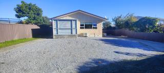 Fully Renovated 3 Bedroom Home - Nelson - 8