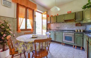 Stunning Home In Camaiore With Wifi - Camaiore - 6