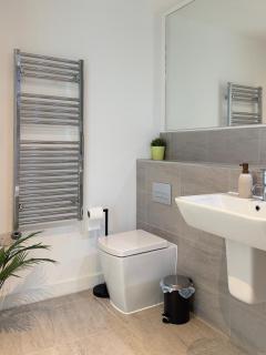 Modern and Stunning 1 Bed near Old Trafford and City Centre - Manchester - 3