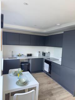 Modern and Stunning 1 Bed near Old Trafford and City Centre - Manchester - 2