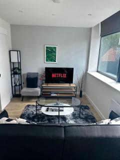 Modern and Stunning 1 Bed near Old Trafford and City Centre - Manchester - 0