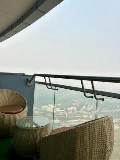 SkyHigh Stays - Noida - 8
