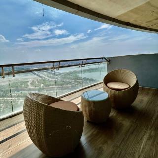 SkyHigh Stays - Noida - 7