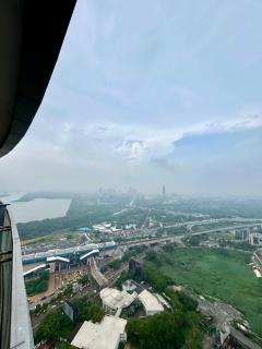 SkyHigh Stays - Noida - 5