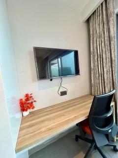 SkyHigh Stays - Noida - 4