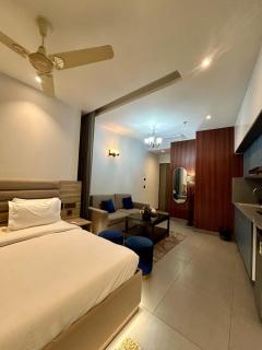SkyHigh Stays - Noida - 1