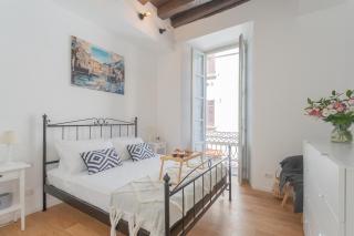 Independence Apartment with Balcony by Rent All Como - Como - 0