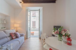Independence Apartment with Balcony by Rent All Como - Como - 9