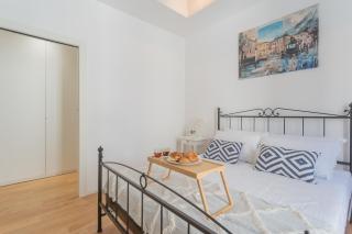 Independence Apartment with Balcony by Rent All Como - Como - 3