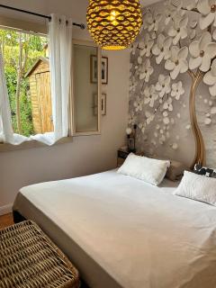 petite maison de vacances avec piscine dans un domaine - 0