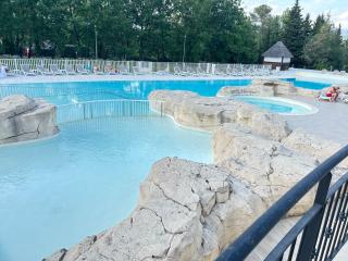 petite maison de vacances avec piscine dans un domaine - 1