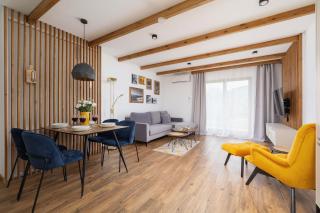 Exclusive Apartment with Air Conditioning and Balcony by Renters Prestige - Zakopane - 0