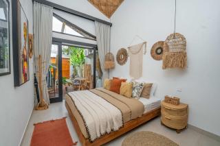 Villa Bergaya 2BR Brand New Oasis in Berawa - 8